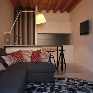 cinquelune-apartment.hotelinveneto.com/
